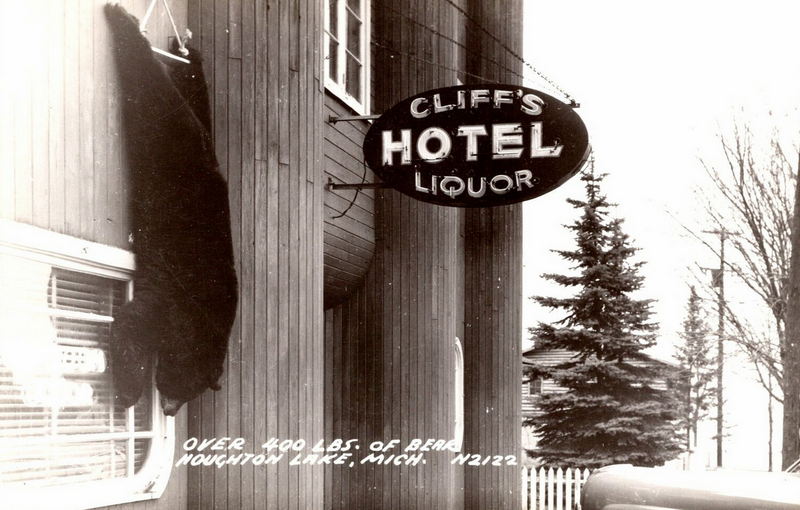 Cliffs Hotel (Heights Inn) - Vintage Photo (newer photo)
